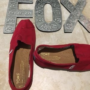 Classic Red Toms