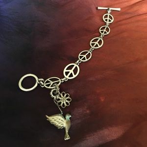 🎉 PRICE DROP! 🎉 Lucky brand peace sign bracelet