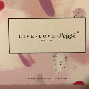 Nail polish (starrily and cirque)