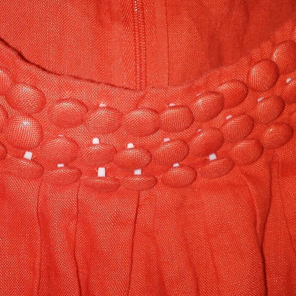 Beautiful Red Linen - Picture 3 of 4