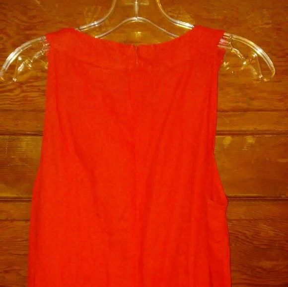 Beautiful Red Linen - Picture 4 of 4