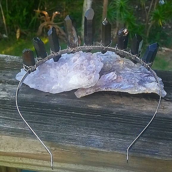 Dark Rainbow Aura Crown - Picture 4 of 7