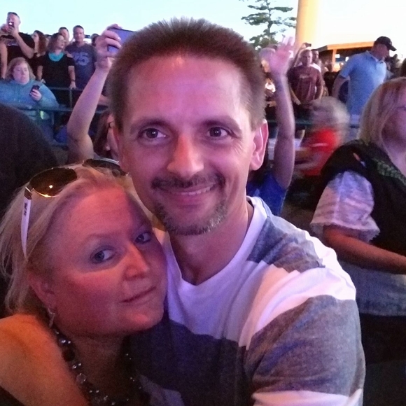 Meet your Posher, Stacie - Picture 1 of 1