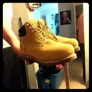 Mens boots