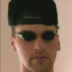 Meet your Posher, Dominic