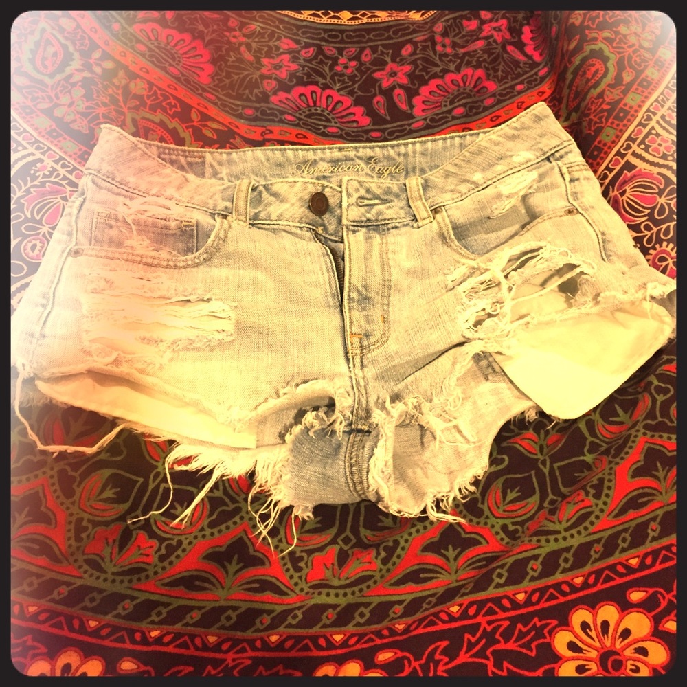 AE Light denim shorts