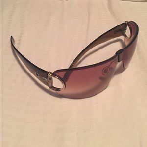 Gucci wrap around sunglasses