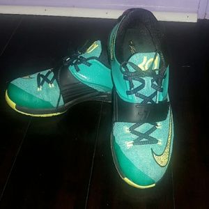 KD VII Nikes 6.5 Grade School size