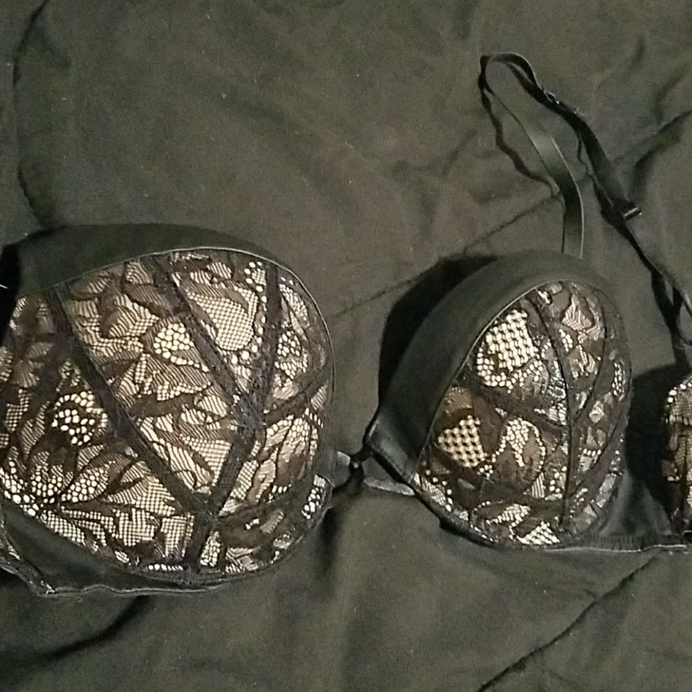 Victoria's Secret Extreme Push Up Bra