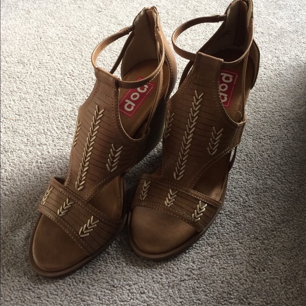 Pop Sandals