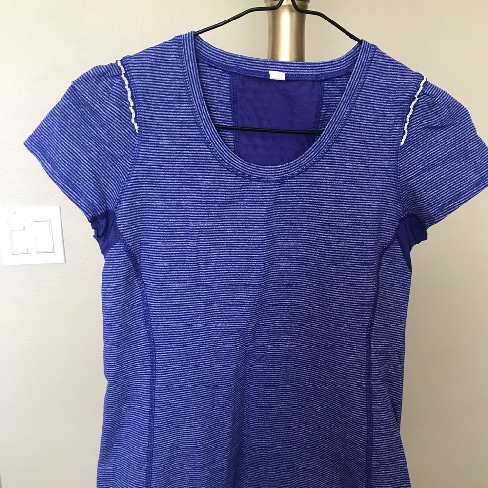 Purple/blue Lulu Lemon top 🍋