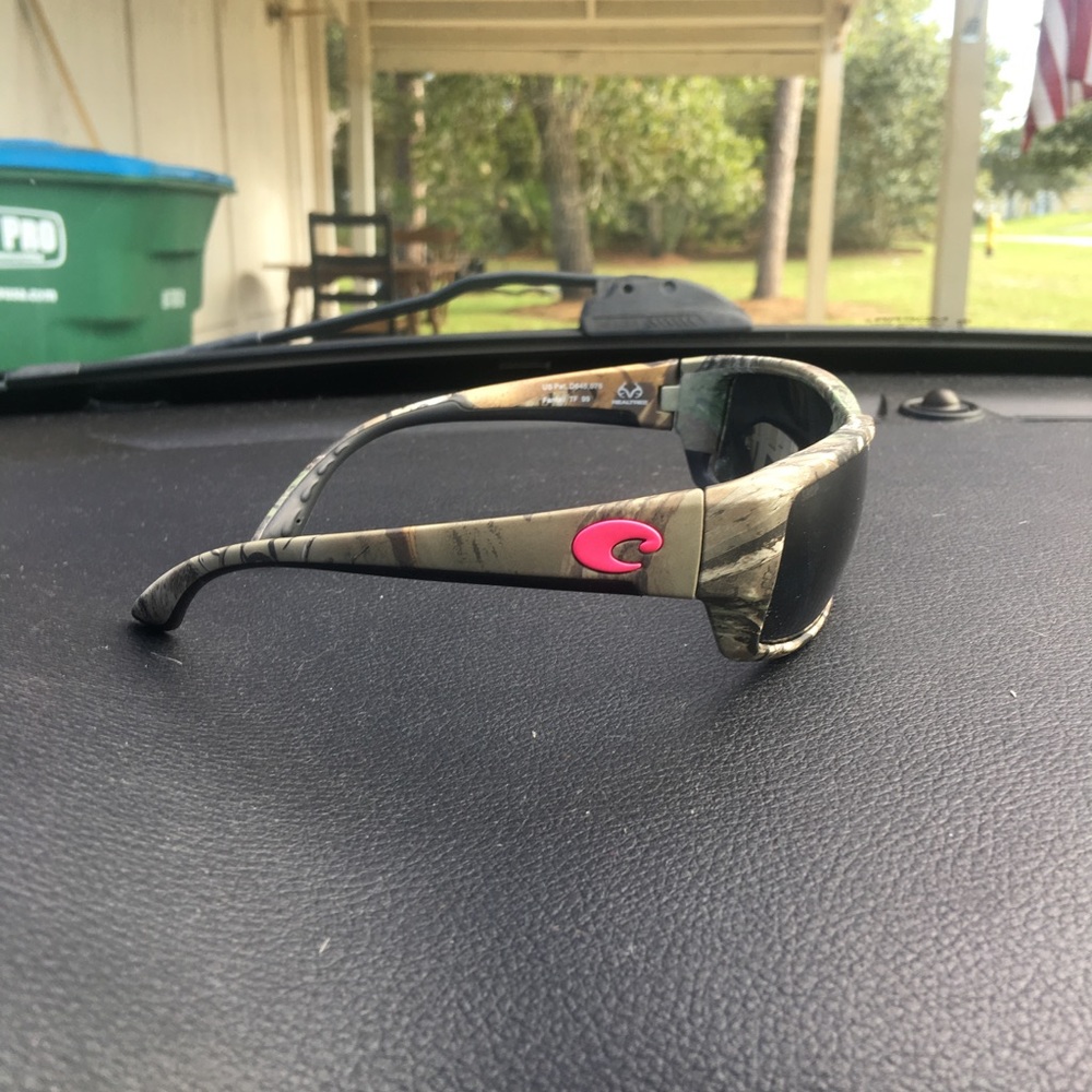 Camo and pink Costas
