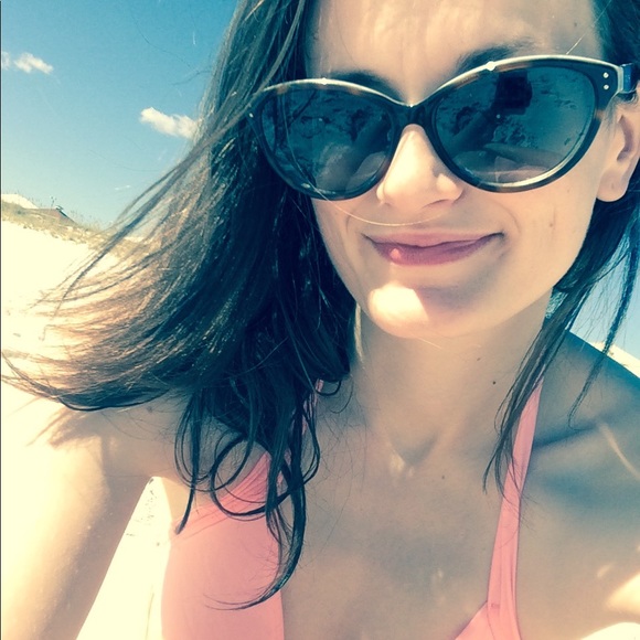 Meet Your Posher: Lou🥝🌟🌺 - Picture 2 of 7