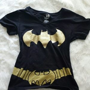 Batgirl t-shirt with detachable cape