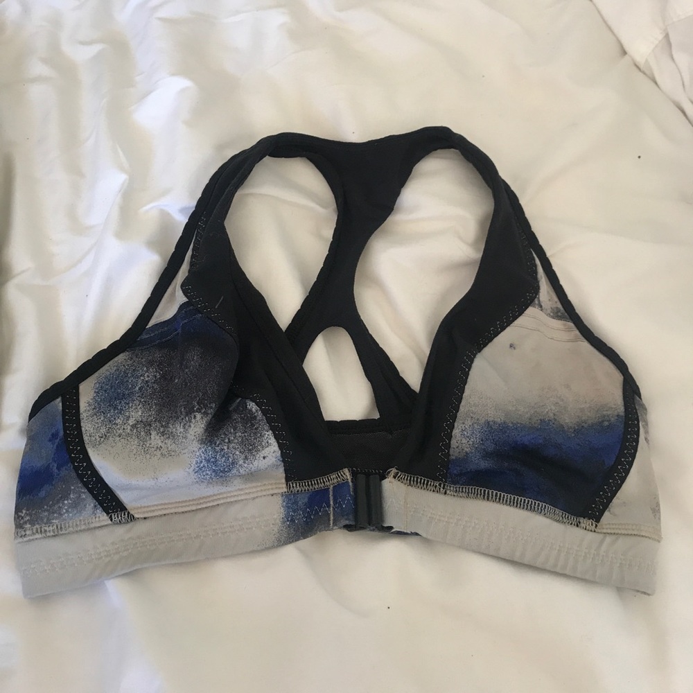 Lululemon sports bra