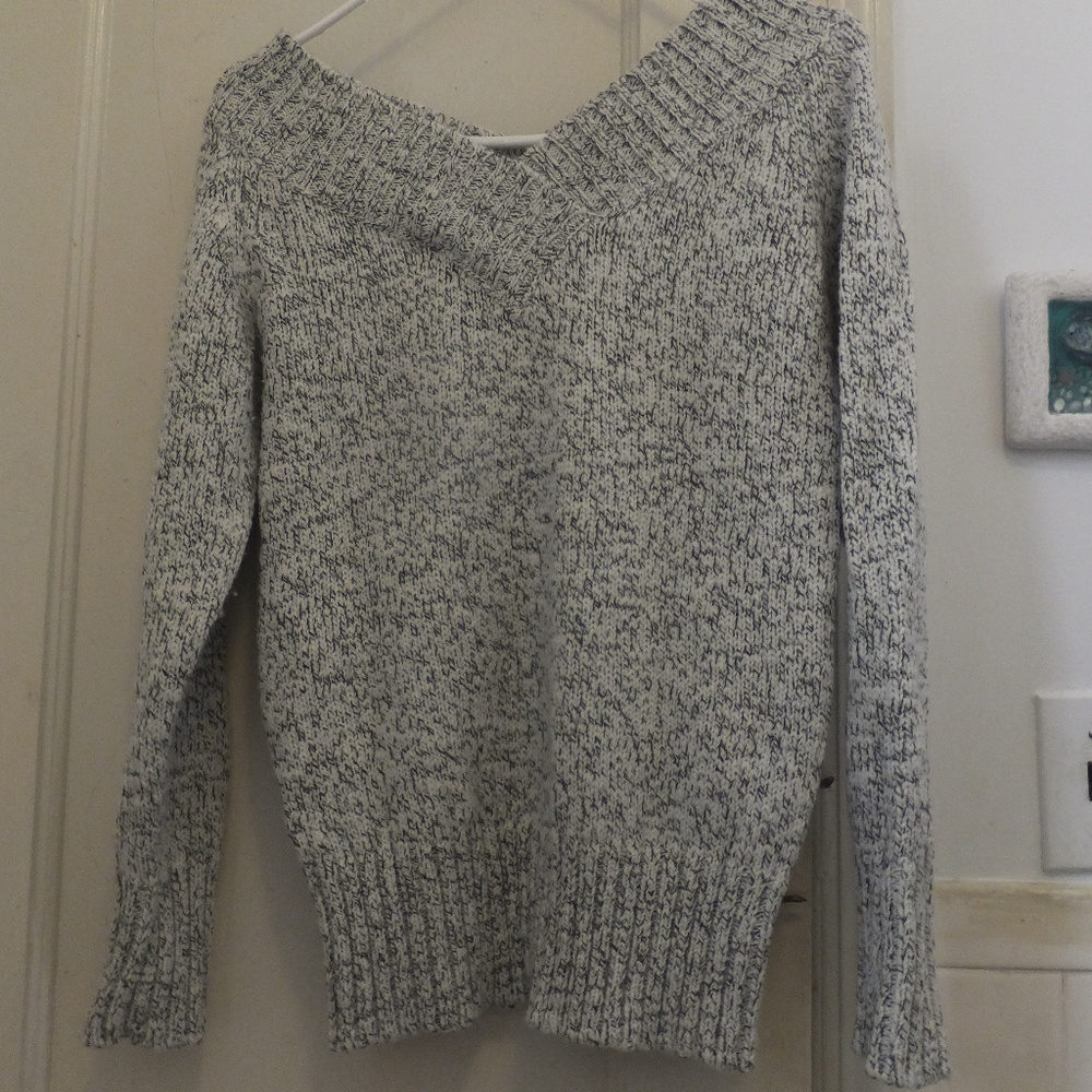 Ivory V-Neck Sweater w/ Gray Heather Texture