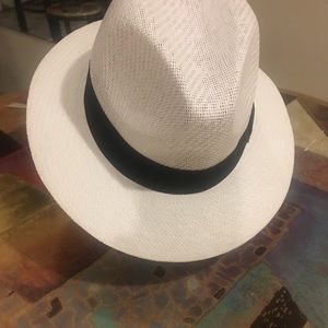 Milani Straw Hat 🦋💜🎩 NWT Unisex White  L/XL