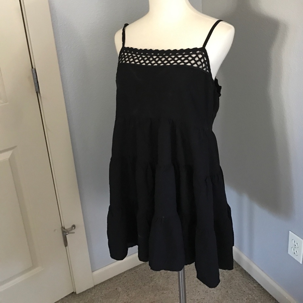 BABYDOLL OPEN BACK DRESS