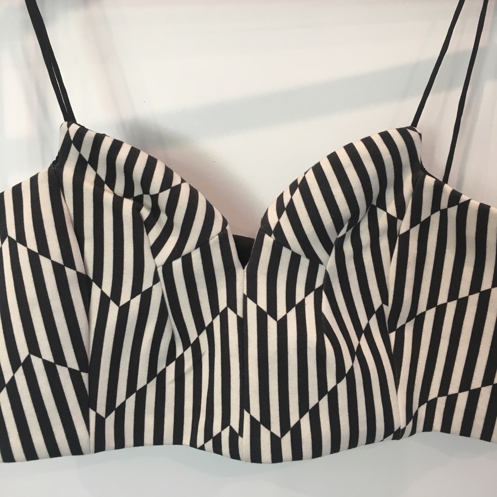 Isla Black And White Crop Top View 2