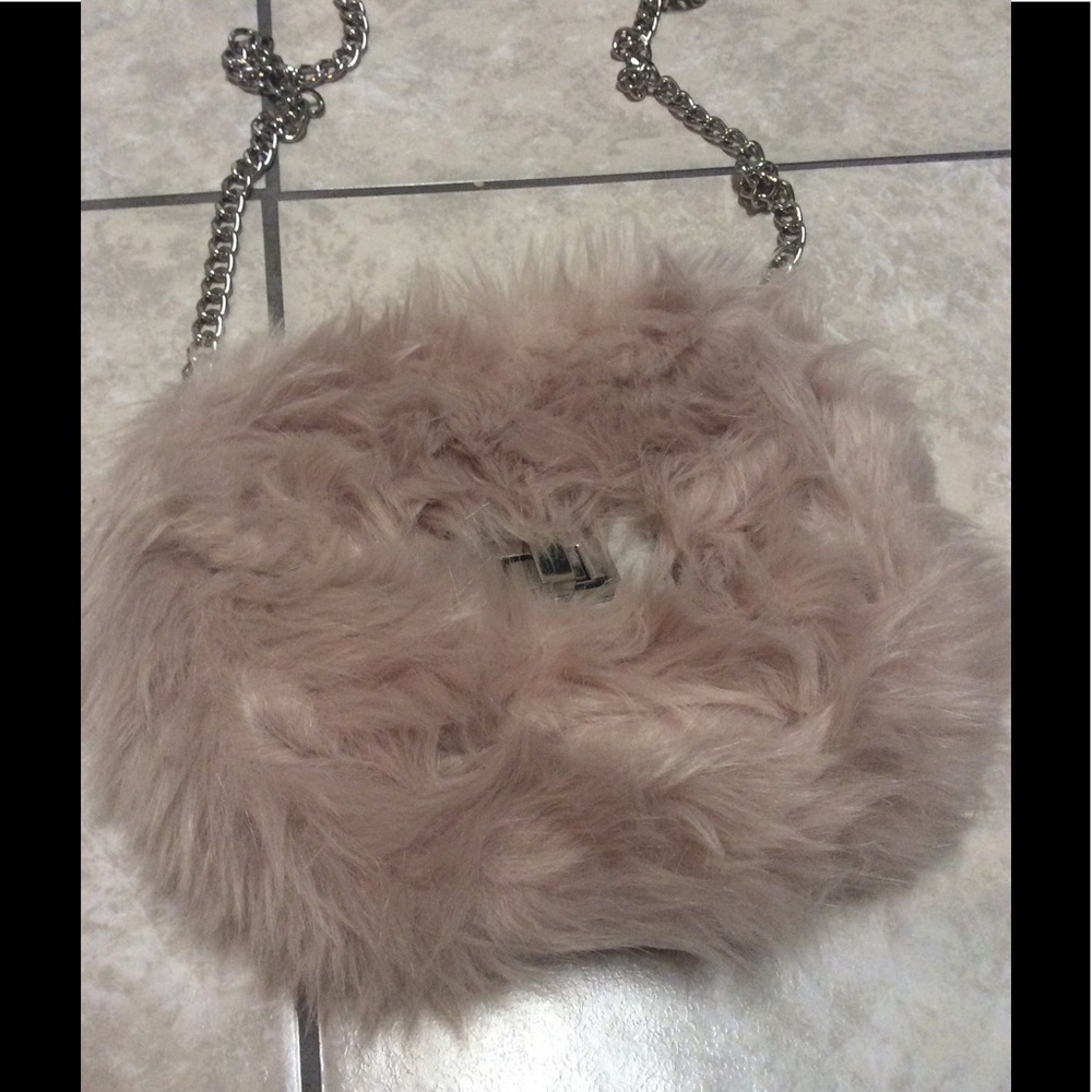 H&M FURRY CHAINLINK BAG