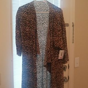 Lularoe Leopard Shirley Medium