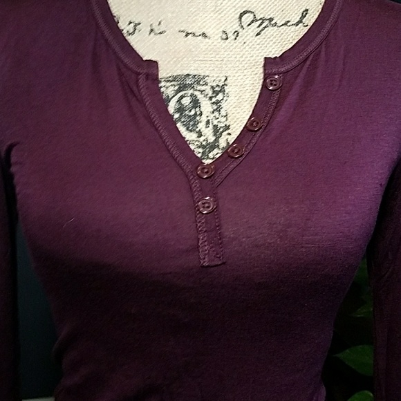 Wine Long sleeve V-neck buttondown Top - Picture 3 of 5