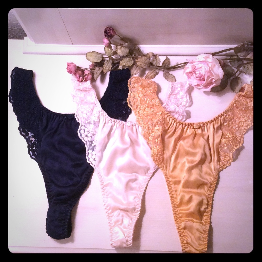 VICTORIA'S SECRET THONG PANTIE SET 🎀