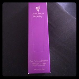 Younique Pore Purifying Cleanser