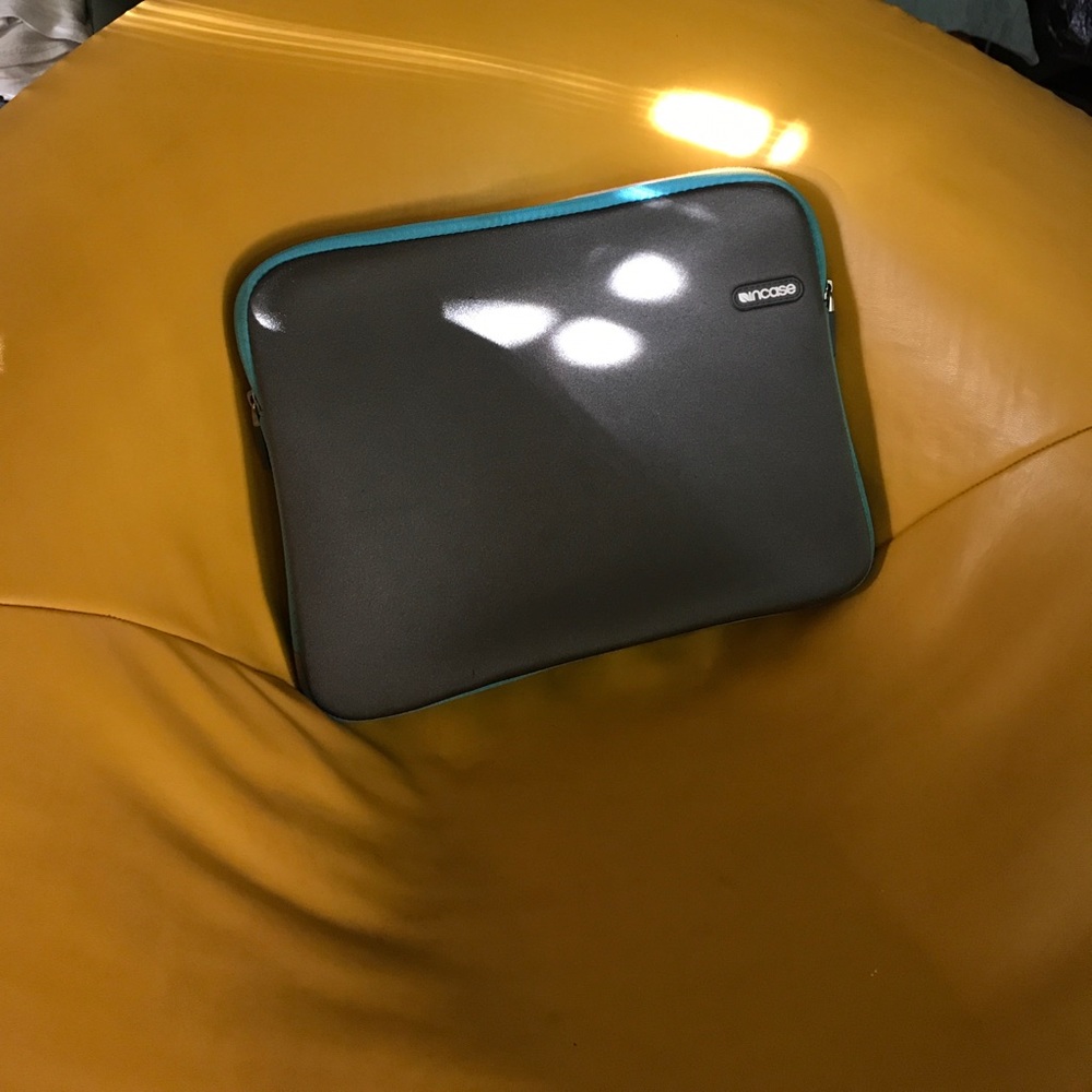 13" Incase Laptop Case