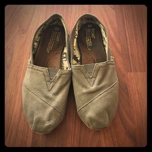 Women's toms slip on shoes