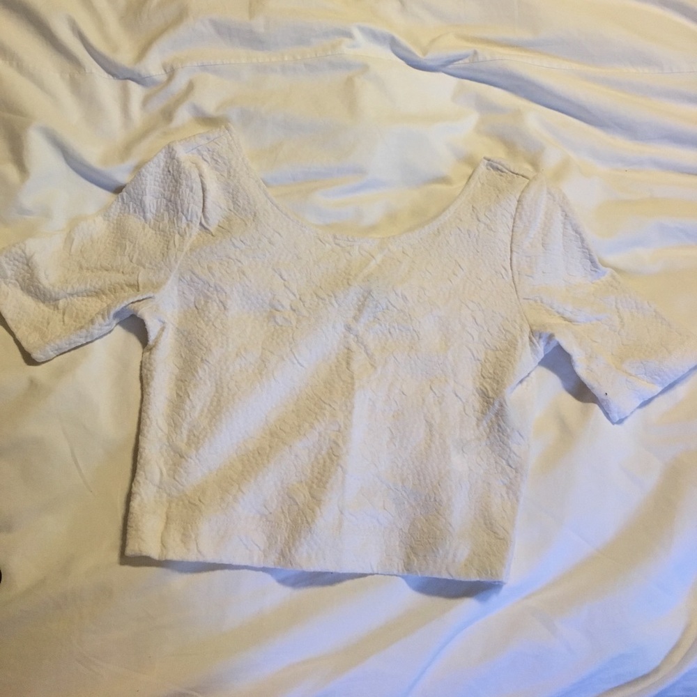 ❌SOLD❌ H&M White Divided Crop Top