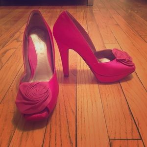 Women's Dana Davis Satin Peep Toe Pumps Sz 9