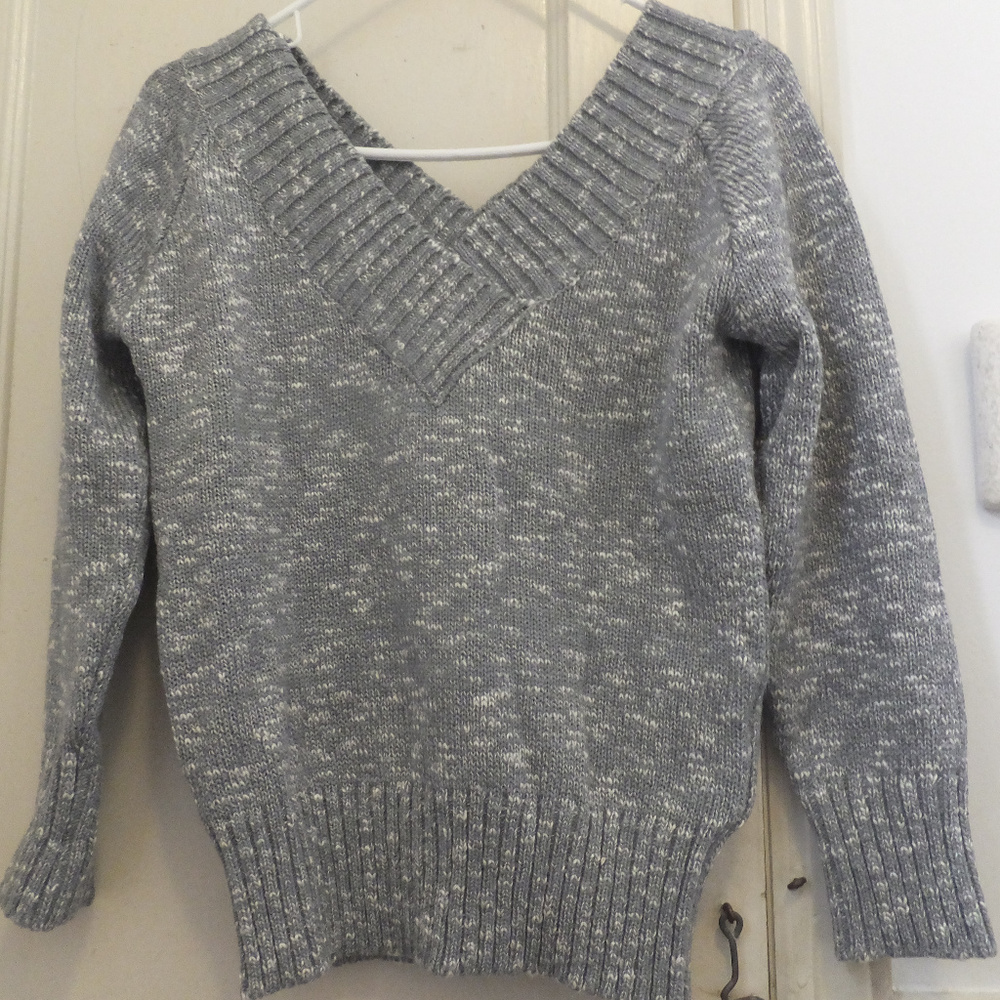 Gray V-Neck Sweater w/ White Heather Texture