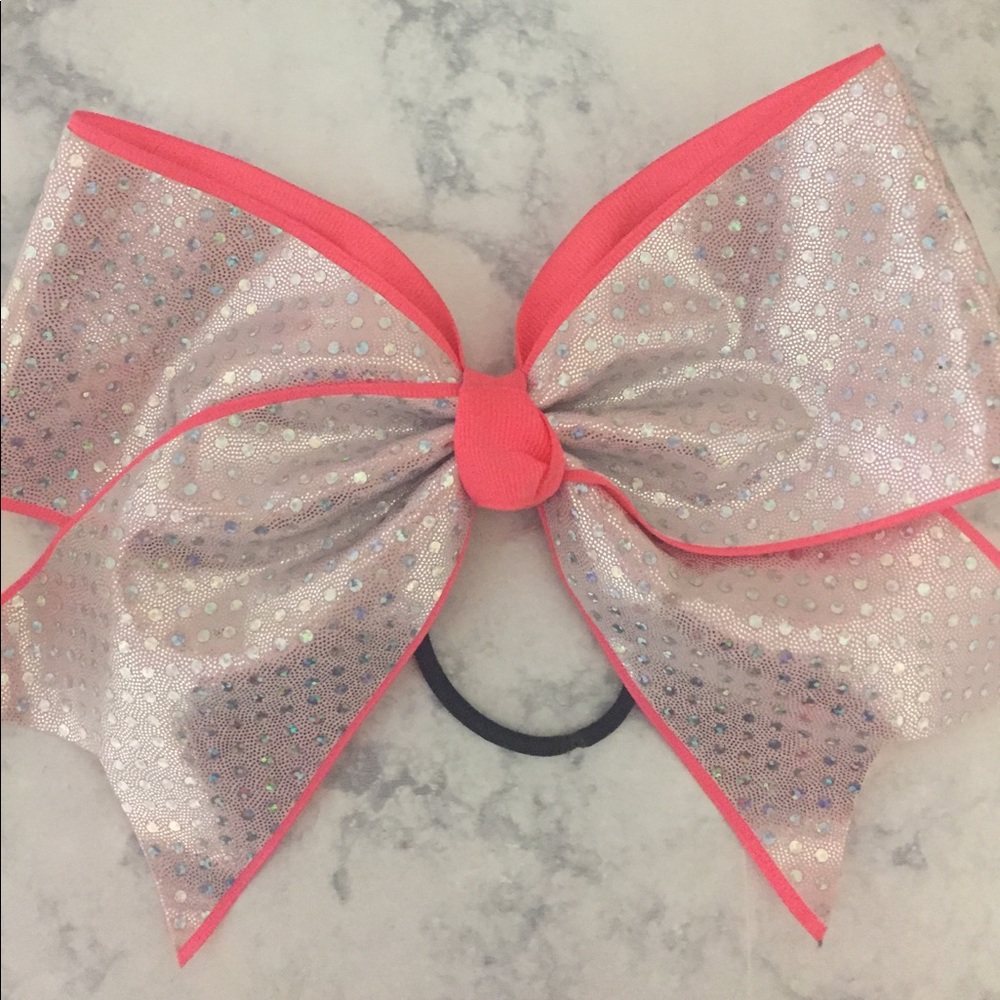 Cheer bow! - Picture 1 of 1