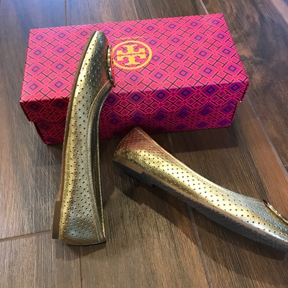 NBW Tory Burch Gold flats size 8 - Picture 4 of 5
