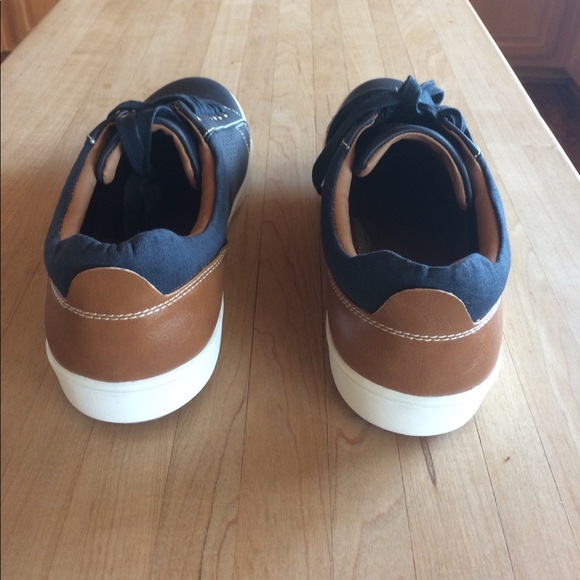 Steve Madden Navy/Carmel Men's sneakers - Picture 3 of 5