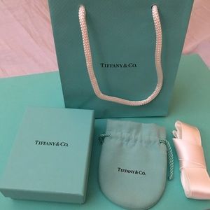 Small Tiffany gift bag, and jewelry box set
