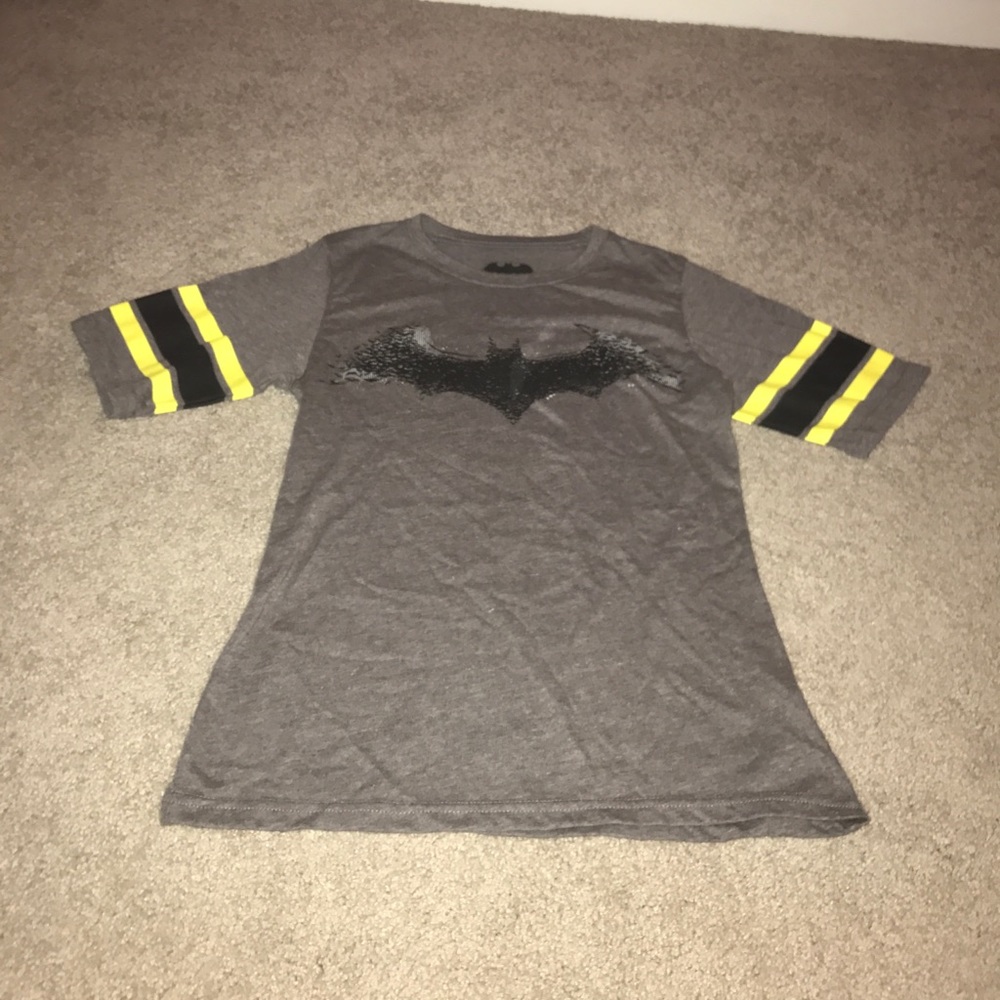 Grey graphic t-shirt