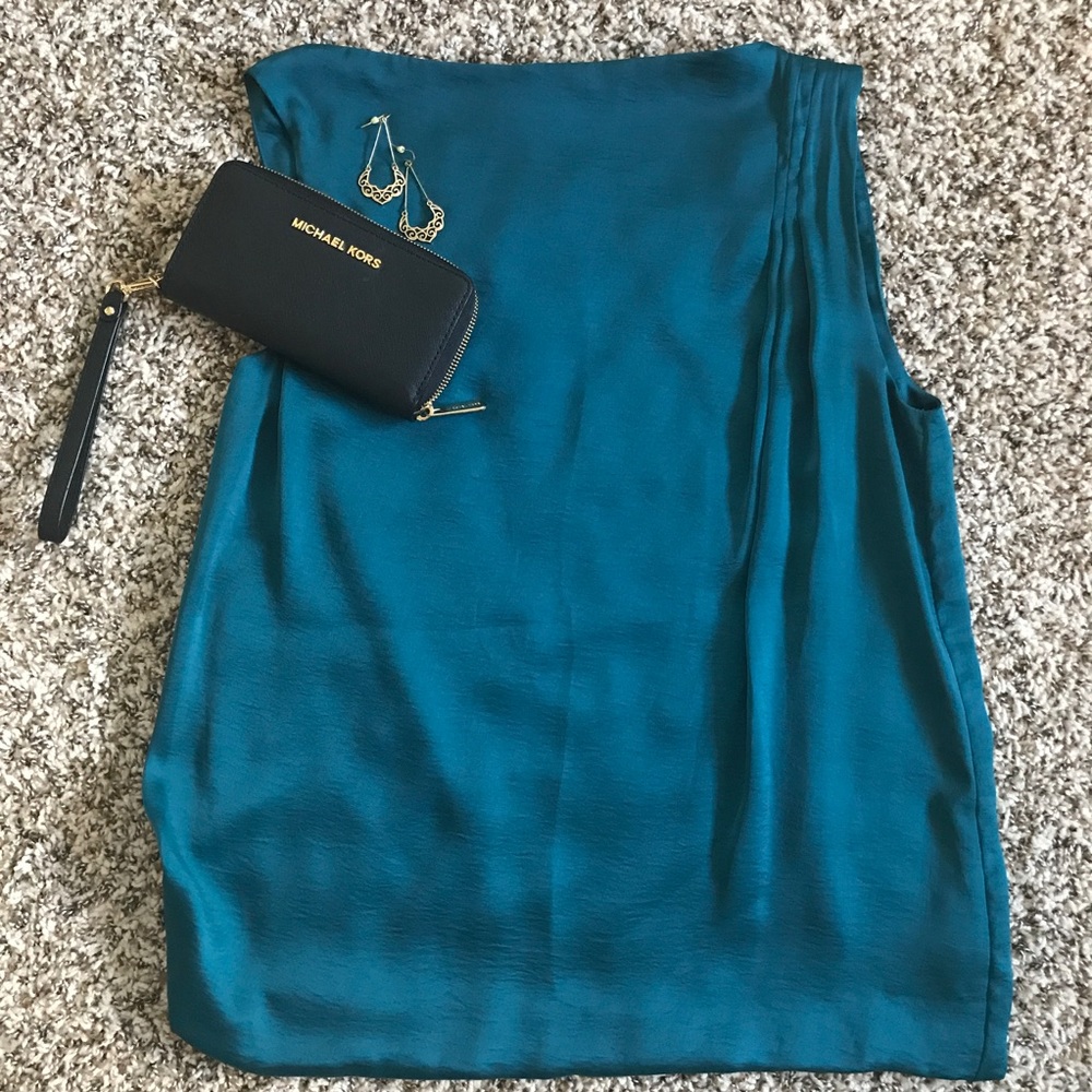 NWOT Vince Silky Top