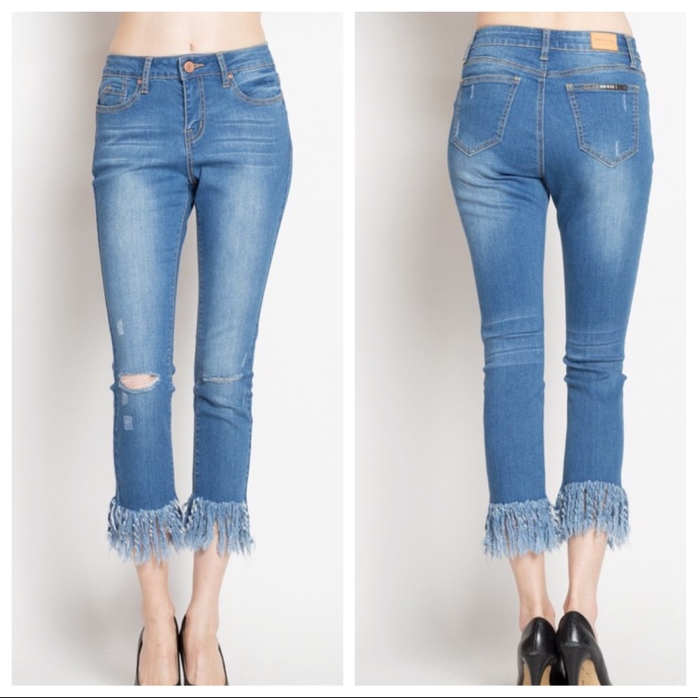✨LAST ONE ✨hottest style frayed hem jeans - Picture 2 of 3
