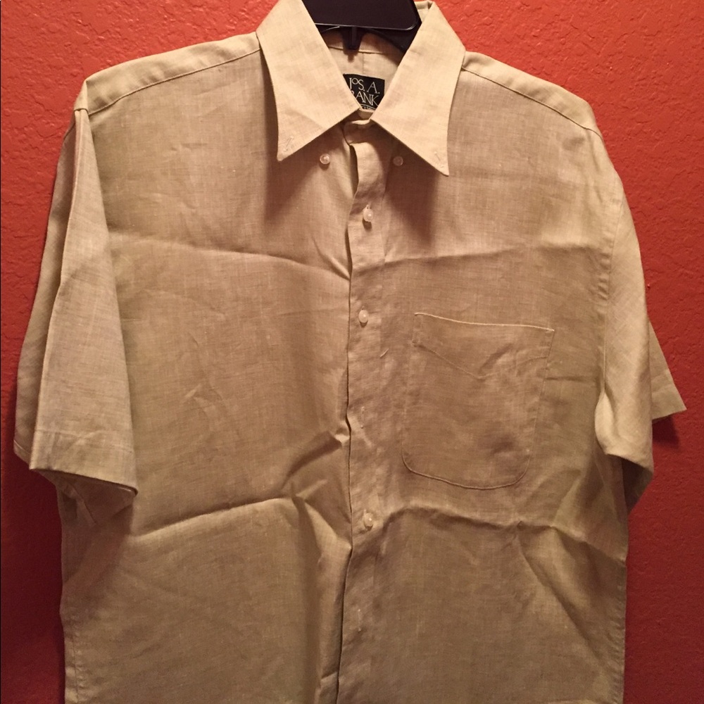 Jos a bank men's short sleeve dress shirt.