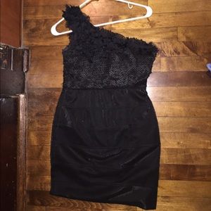 One shoulder black dress