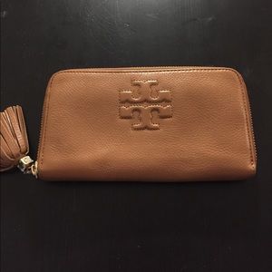 Tory burch wallet