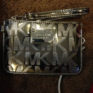 Wristlet MK
