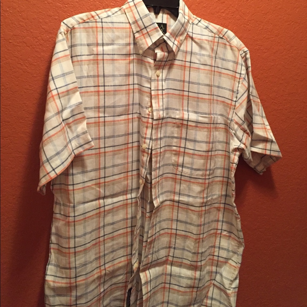 Jos a bank men's short sleeve dress shirt.