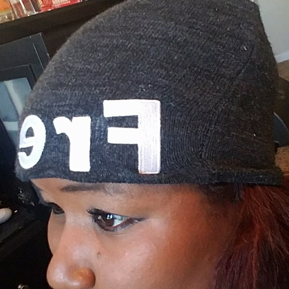 Wool hat - Picture 3 of 3