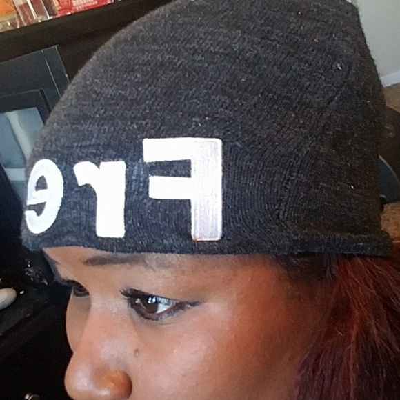 Wool hat - Picture 3 of 3