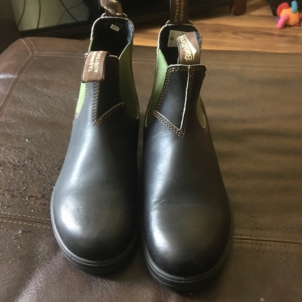 Beautiful Woman's Blundstone 500's.