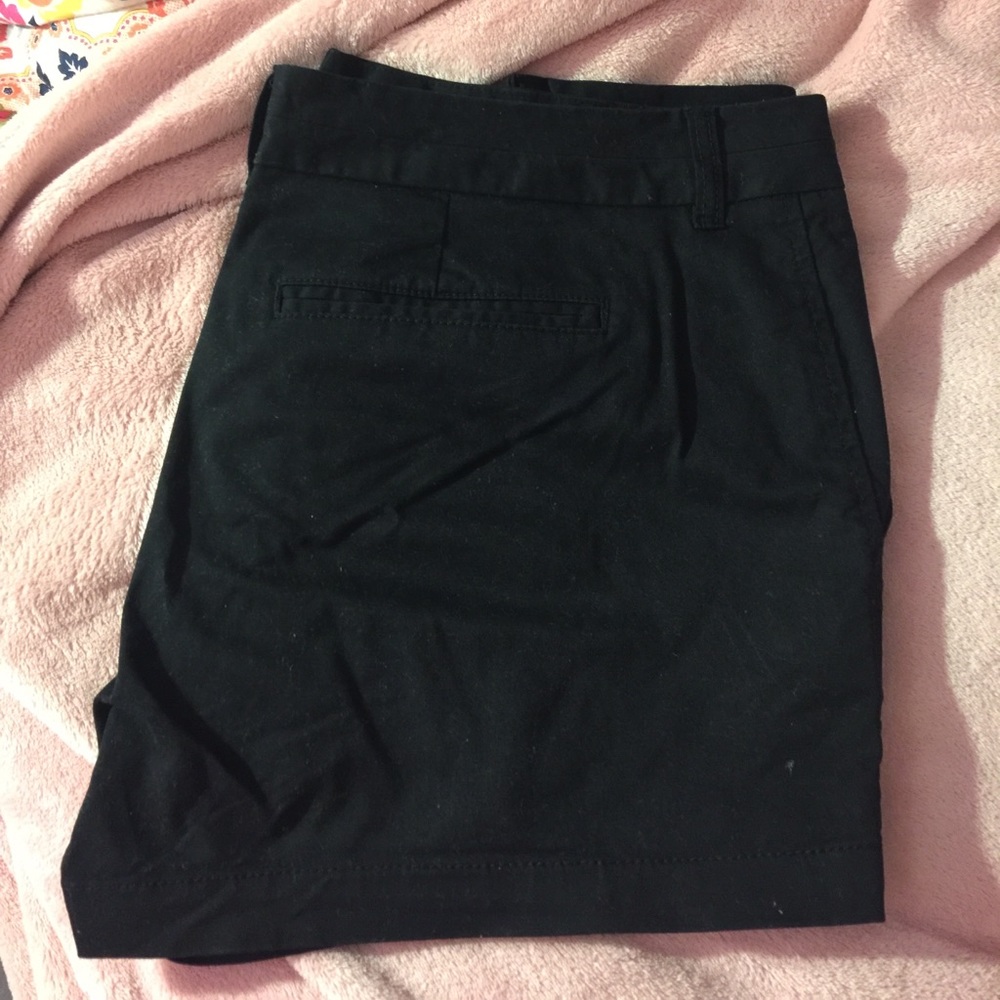 NWOT black GAP shorts