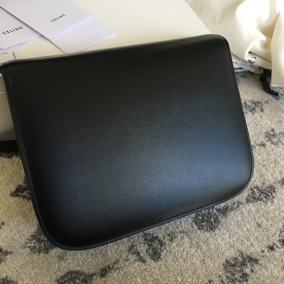 SOLD! 💯Celine Medium Box Bag - LIKE NEW - Picture 4 of 8